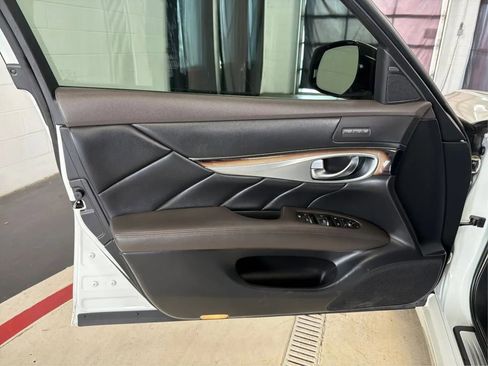 Used 2016 INFINITI Q70 L 3.7 image 23