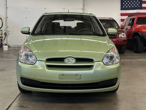 Used 2010 Hyundai Accent GS image 8