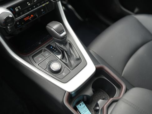 Used 2021 Toyota RAV4 Limited AWD/4WD image 17