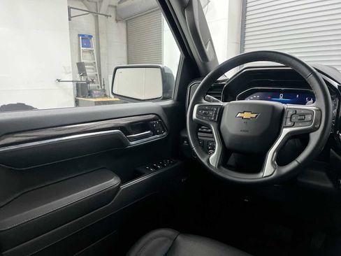 Used 2023 Chevrolet Silverado 1500 LTZ w/ LTZ Premium Package AWD/4WD image 15