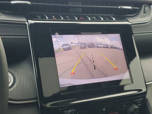 Used 2024 Jeep Grand Cherokee L Altitude image 17