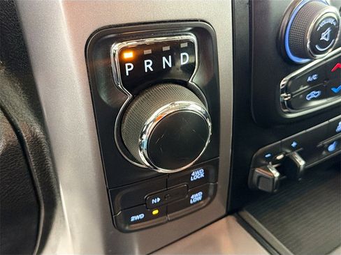 Used 2022 RAM 1500 Classic SLT w/ SLT Plus D￩cor Group image 15