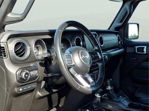 Used 2022 Jeep Wrangler Unlimited Sahara w/ Cold Weather Group AWD/4WD image 14