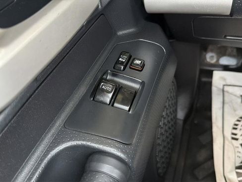 Used 2011 Toyota FJ Cruiser 4WD w/ Convenience Pkg image 18