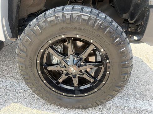 Used 2019 Toyota Tundra SR5 w/ SR5 Upgrade Package AWD/4WD image 13