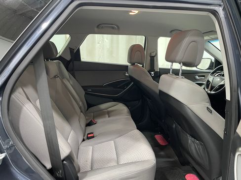 Used 2017 Hyundai Santa Fe SE w/ Cargo Package AWD/4WD image 28