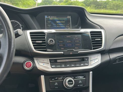 Used 2013 Honda Accord Touring image 31