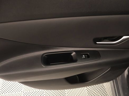 Used 2025 Hyundai Elantra SEL FWD image 18
