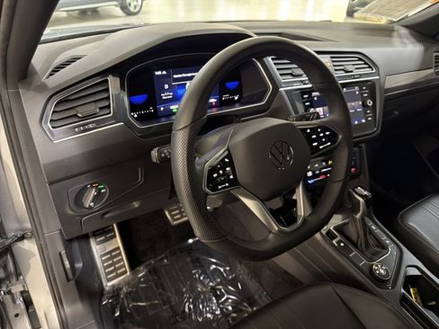 Certified 2024 Volkswagen Tiguan SE R-Line AWD/4WD image 15