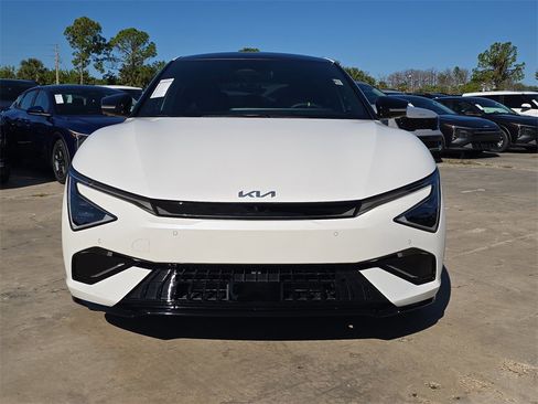 New 2025 Kia EV6 GT image 3