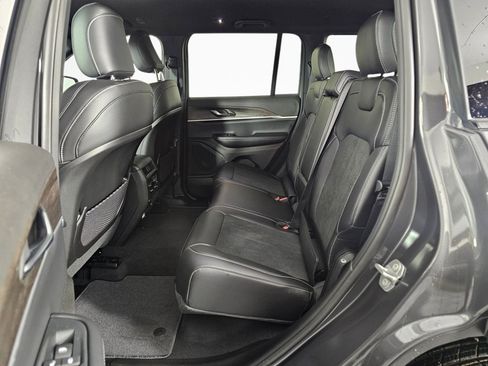 New 2026 Jeep Grand Cherokee Altitude AWD/4WD image 35