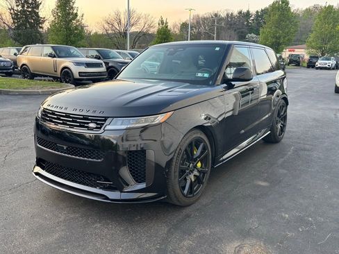 Used 2024 Land Rover Range Rover Sport AWD/4WD image 3