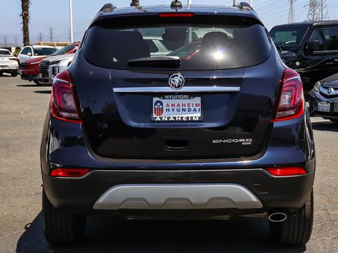 Used 2021 Buick Encore Preferred AWD/4WD image 8