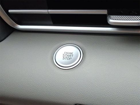 Used 2023 Hyundai Elantra SEL w/ Preferred Accessory Package image 22