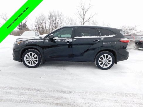 Used 2023 Toyota Highlander Limited image 6