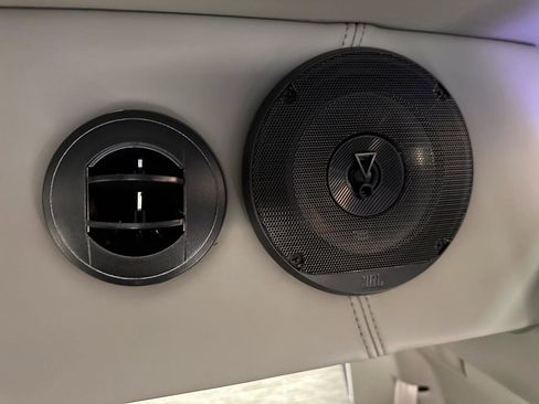 Used 2023 GMC Savana 2500 image 75