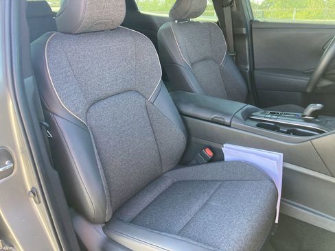 Used 2023 Toyota Crown XLE image 28