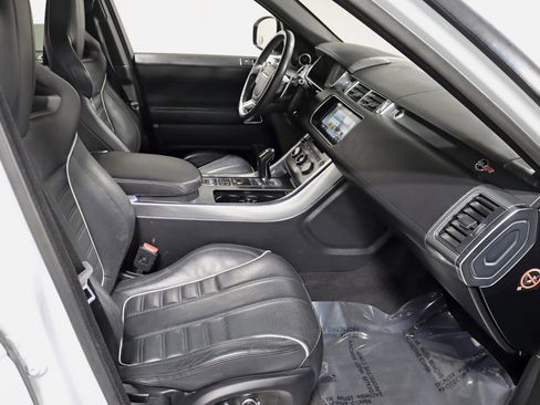 Used 2017 Land Rover Range Rover Sport SVR image 33