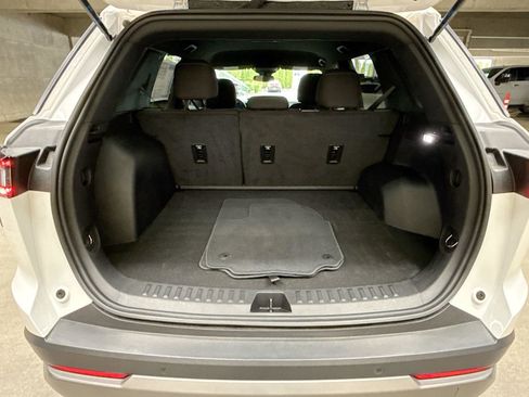 Used 2025 Chevrolet Equinox LT FWD image 28