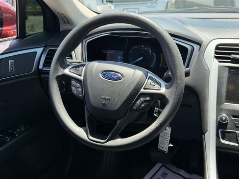 Used 2016 Ford Fusion SE FWD image 13