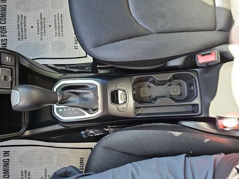 Used 2018 Jeep Renegade Sport w/ Power & Air Group image 30