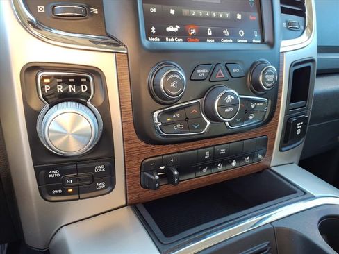 Used 2018 RAM 1500 Laramie AWD/4WD image 18