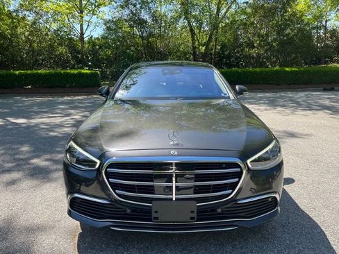 Used 2022 Mercedes-Benz S 580 4MATIC Sedan image 3