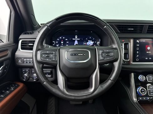 Used 2023 GMC Yukon Denali Ultimate w/ LPO, Floor Liner Package AWD/4WD image 5
