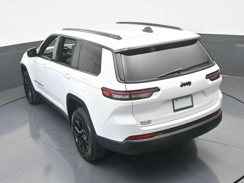 Used 2025 Jeep Grand Cherokee L Laredo image 41