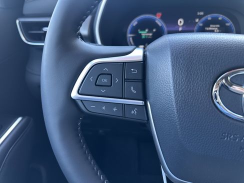 Used 2026 Toyota Highlander Limited image 28