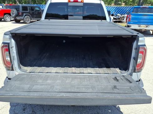 Used 2017 GMC Sierra 1500 SLT w/ SLT Premium Package AWD/4WD image 8