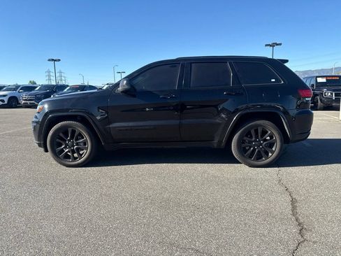 Used 2019 Jeep Grand Cherokee Altitude RWD image 8