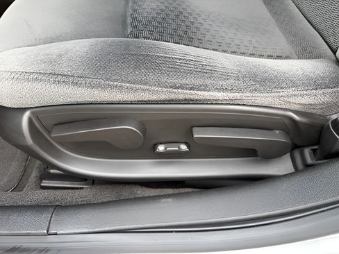 Used 2012 Chevrolet Impala LT FWD image 21