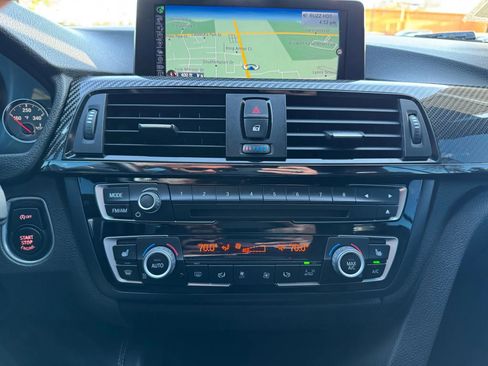 Used 2015 BMW M4 Convertible image 39