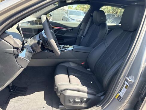 New 2026 BMW 550e xDrive AWD/4WD image 19