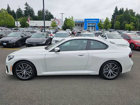 Used 2024 BMW 230i Coupe w/ Convenience Package RWD image 8