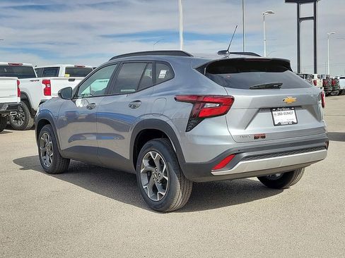 New 2026 Chevrolet Trax LT w/ Driver Confidence Package image 7