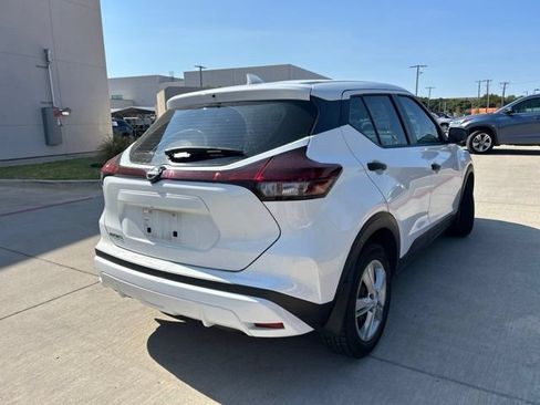 Used 2022 Nissan Kicks S FWD image 3