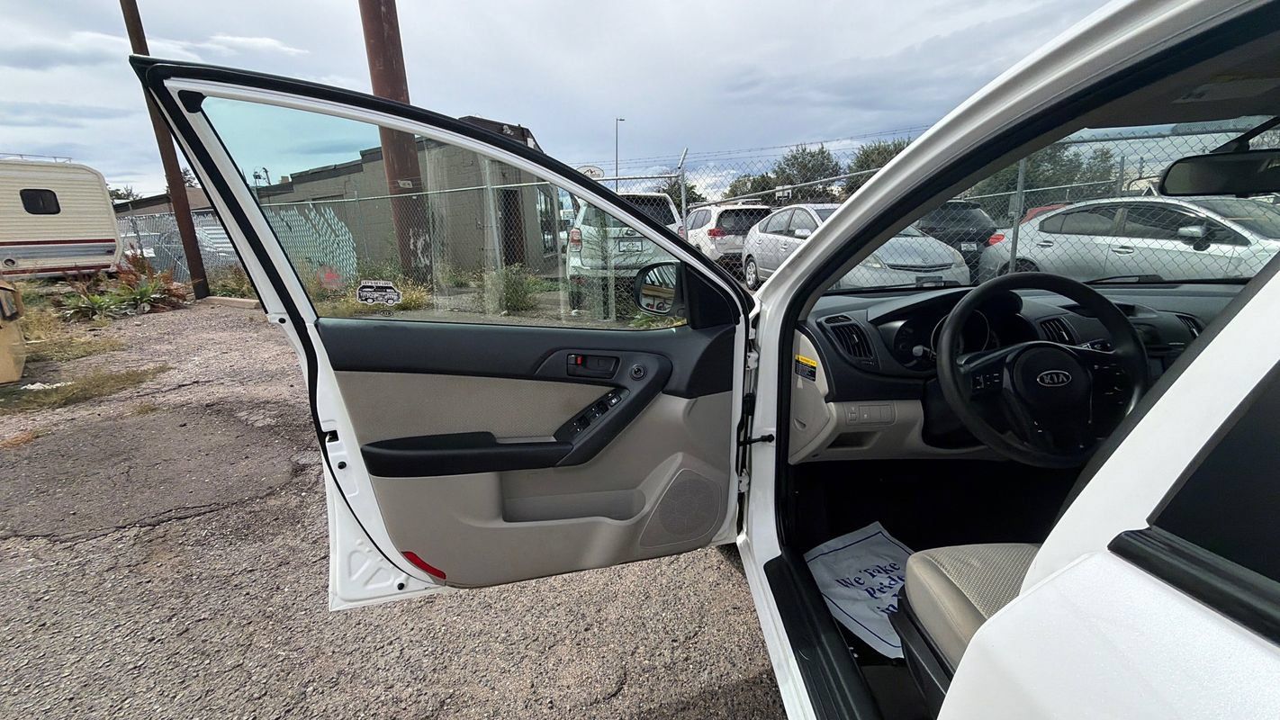 Used 2012 Kia Forte EX FWD image 10