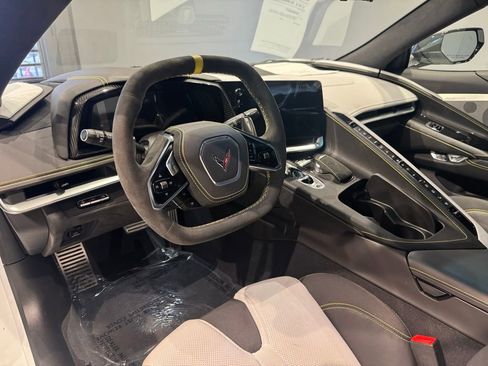 Used 2021 Chevrolet Corvette Stingray Premium Cpe w/ Z51 Performance Package RWD image 18