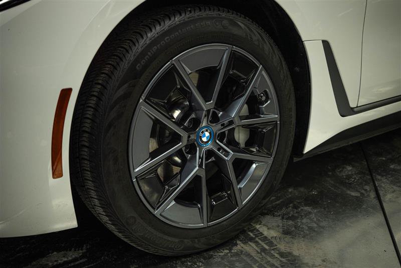 Used 2024 BMW i4 eDrive35 w/ Premium Package RWD image 3