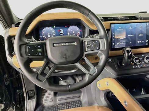 Certified 2025 Land Rover Defender 110 X-Dynamic SE AWD/4WD image 11