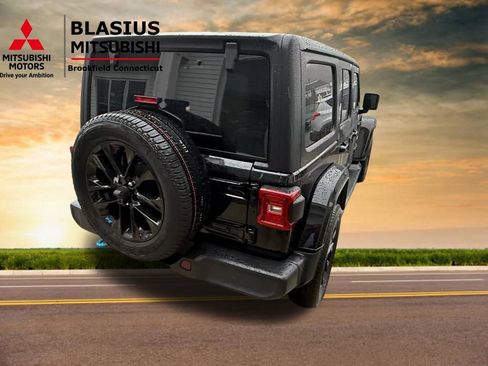 Used 2023 Jeep Wrangler Unlimited Sahara w/ Cold Weather Group image 20