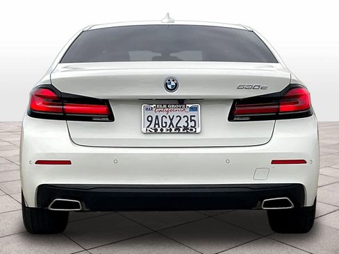 Used 2022 BMW 530e w/ Convenience Package RWD image 8