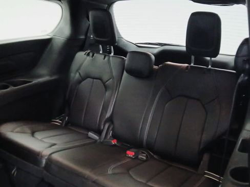 New 2026 Chrysler Pacifica Select w/ S Appearance Package image 16