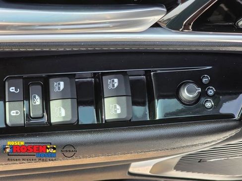 Used 2023 Jeep Wagoneer Series III w/ Preferred Equipment Group AWD/4WD image 8