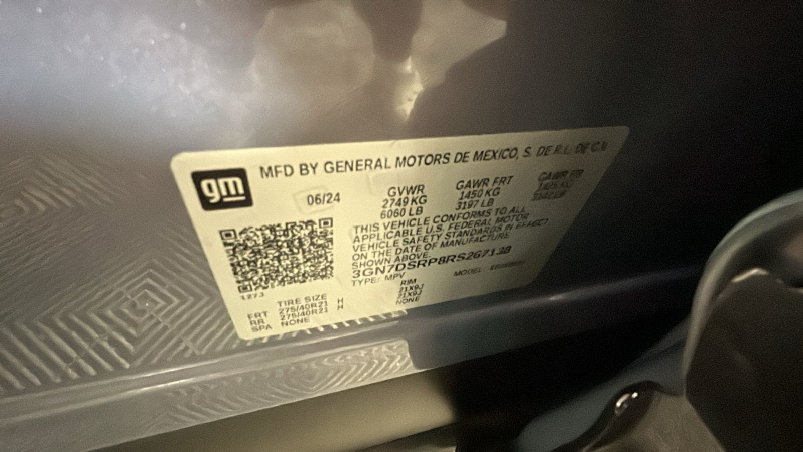 Used 2024 Chevrolet Equinox EV RS FWD image 12