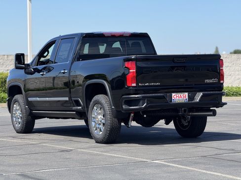 New 2026 Chevrolet Silverado 2500 High Country w/ High Country Premium Package AWD/4WD image 5