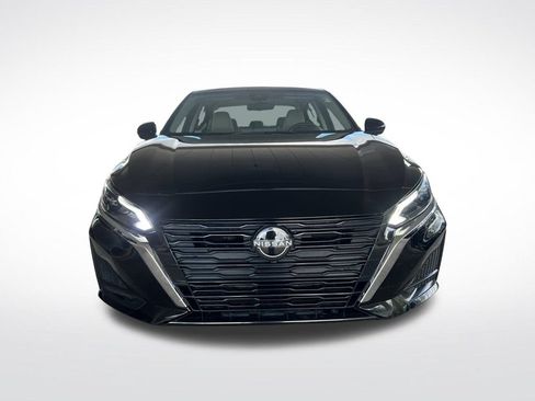 Certified 2024 Nissan Altima 2.5 SV w/ SV Premium Package FWD image 2