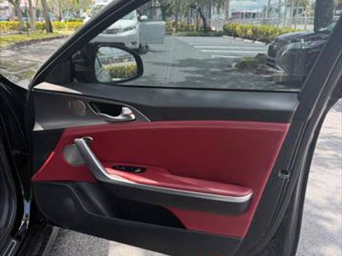 Used 2018 Kia Stinger GT1 RWD image 14